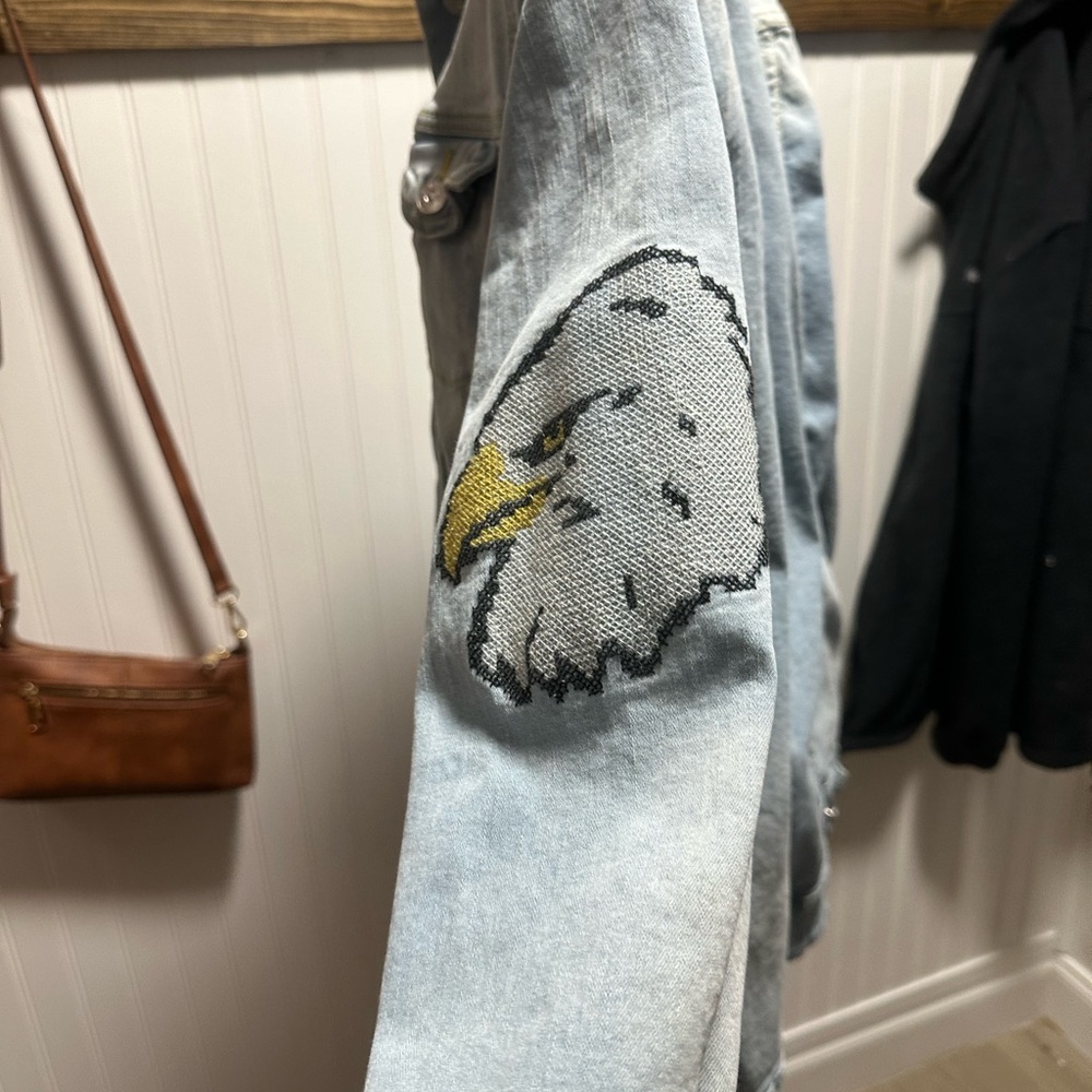 Lularoe Jaxon Light Wash Blue Denim Jacket stretch Eagle embroidered XL - Picture 3 of 10